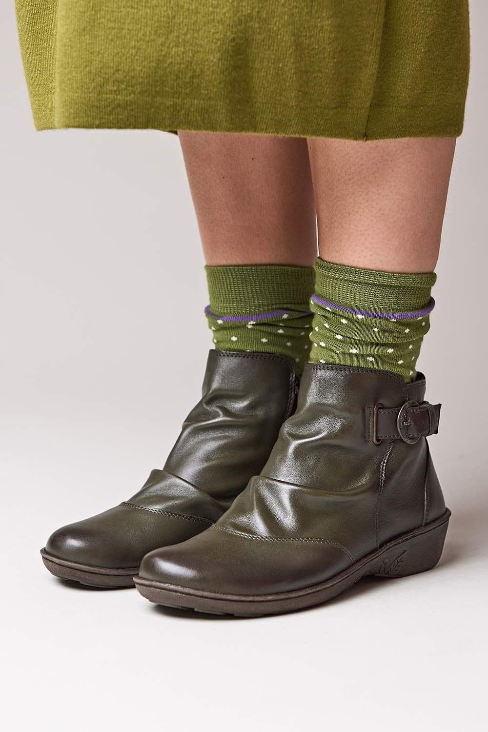 Moshulu Moshulu Women's 'Bourbon 2' Slouchy Leather Ankle Boots in Olive