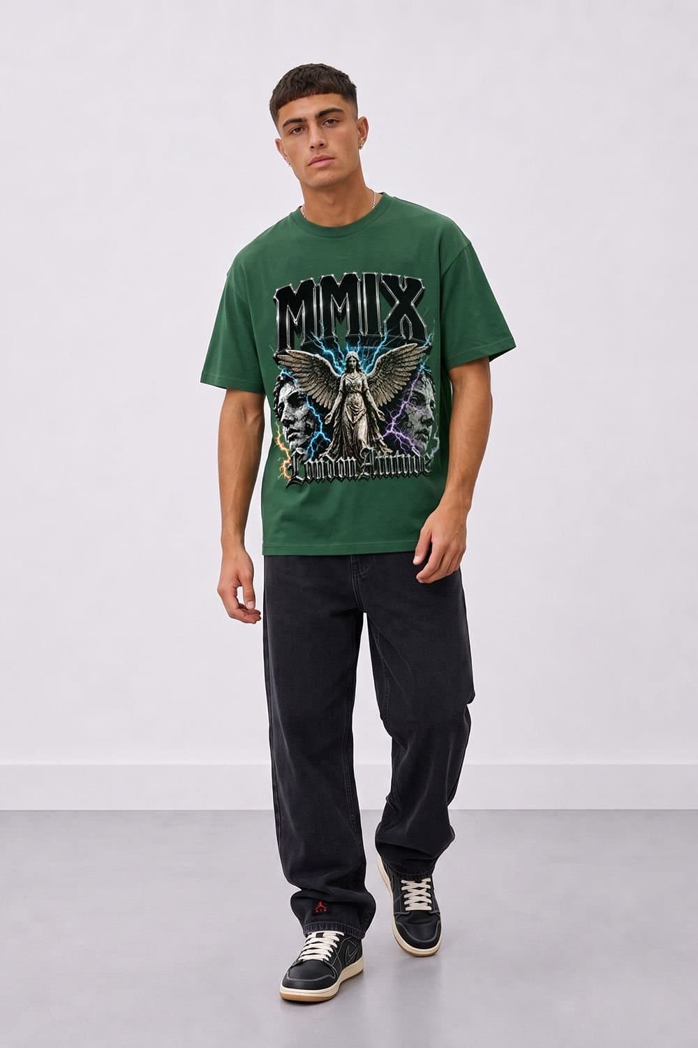 LONDON ATTITUDE LONDON ATTITUDE Men's Angel Printed Oversized Heavyweight T-Shirt in Green