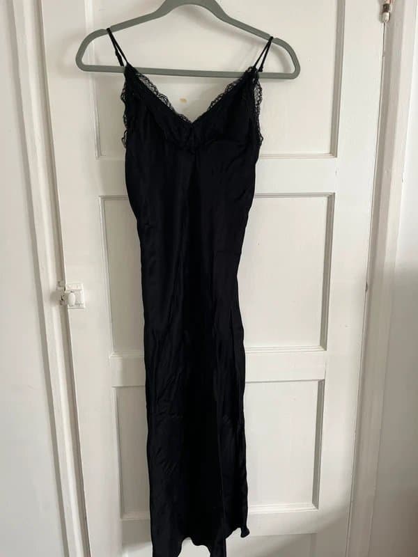 Bershka Bershka black silk dress