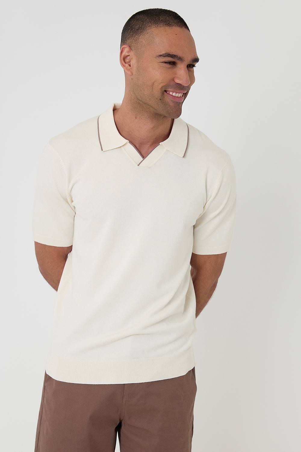 Threadbare Threadbare Men's Knitted Contrast Tipping Trophy Neck Polo in Natural - 2