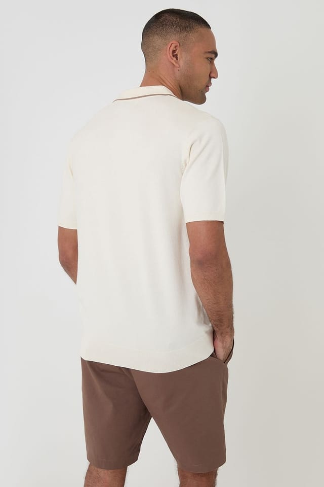 Threadbare Threadbare Men's Knitted Contrast Tipping Trophy Neck Polo in Natural - 2