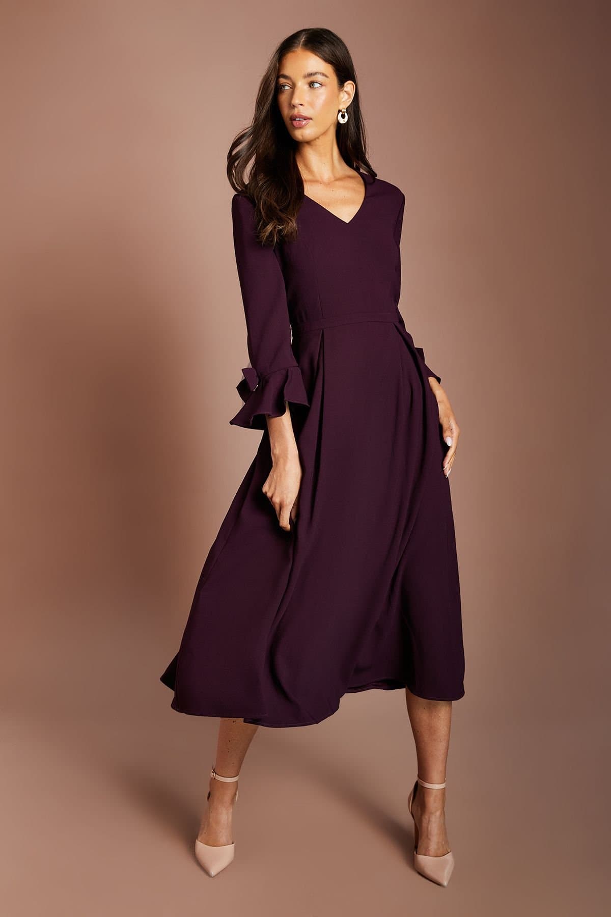 Coast Coast Women's V Neck Frill Sleeve Midi Dress in Fig