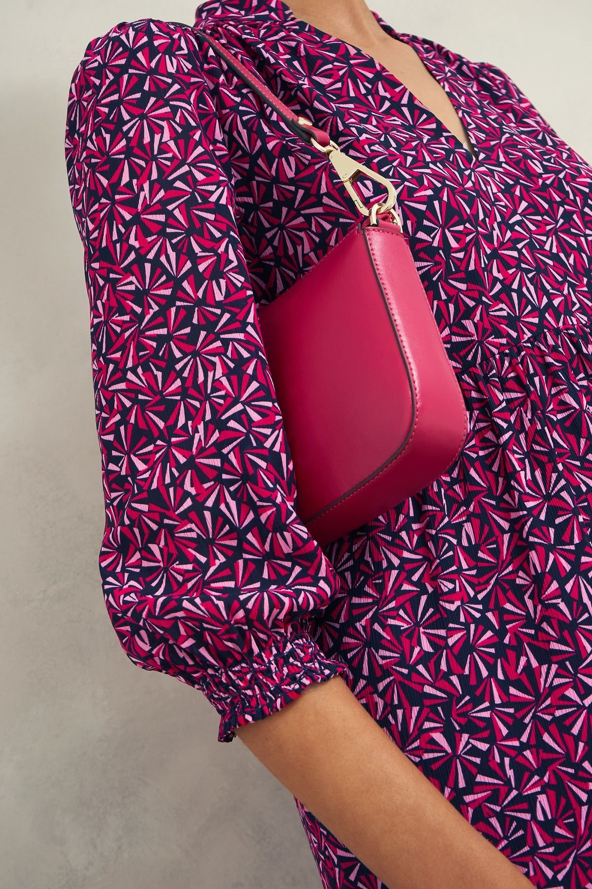 Hobbs London Hobbs London Women's Freda Printed V-Neck Midi Dress in Dark Navy - 3