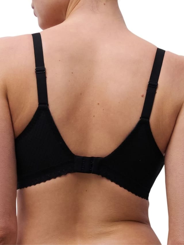 Chantelle Chantelle Women's Romance Covering T-Shirt Bra in Black - 2