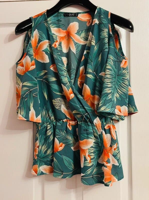 Quiz Quiz lunge 10-12 cute holiday party peplum top same day post