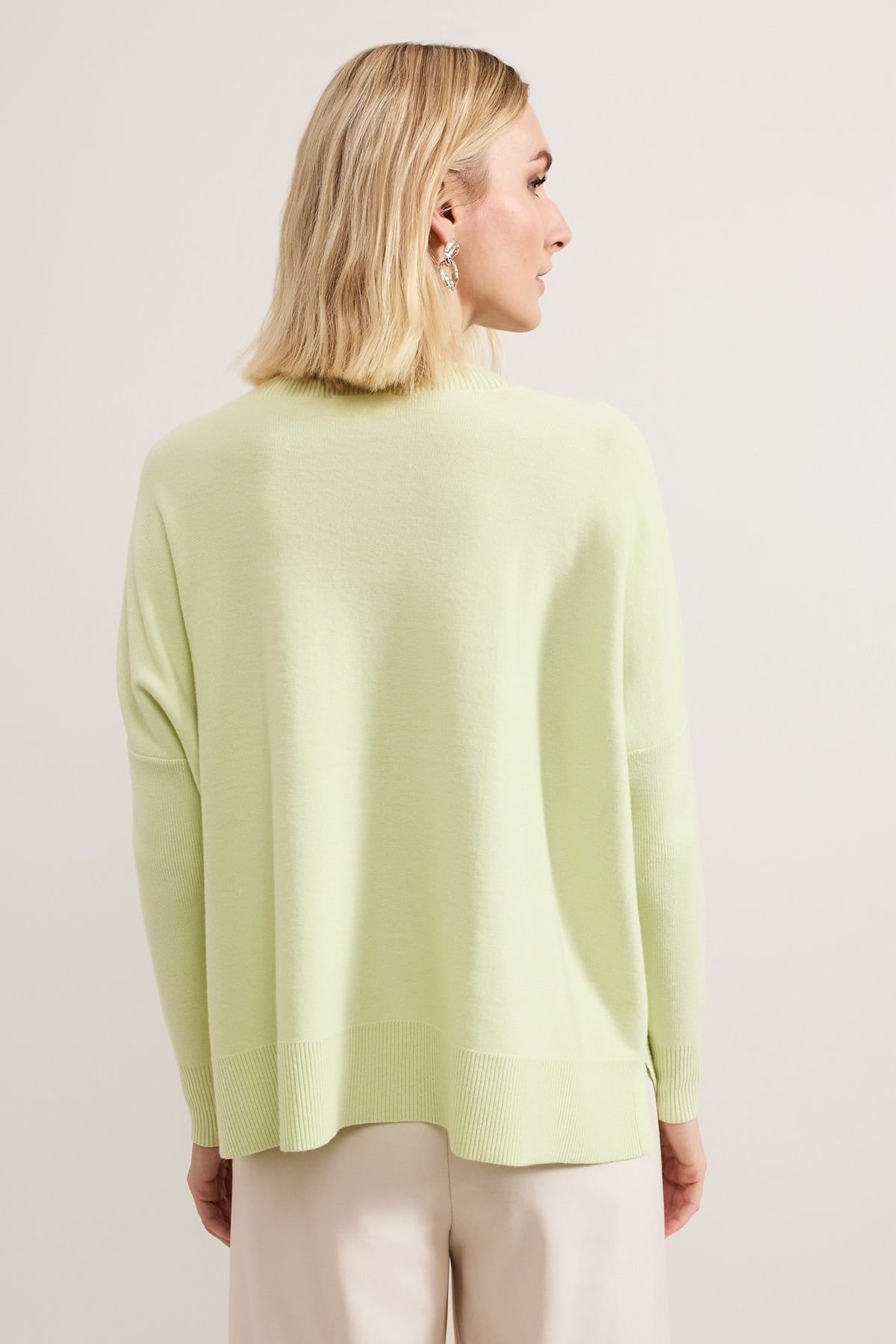 Phase Eight Phase Eight Women's Kara Boxy Knit Top in Pale Green - 4