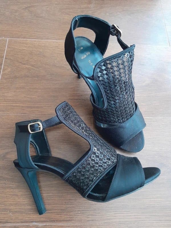 New Look New Look black sequin high heel 4-inch sandals party shoes - UK 5