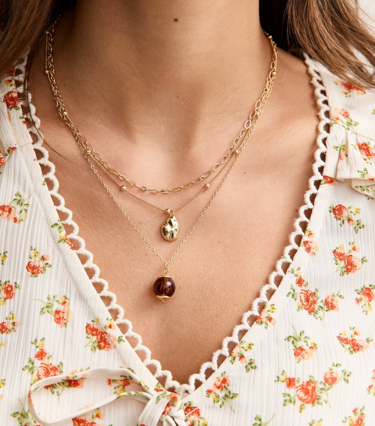 New Look Gold Tone Triple Layer Hammered Pendant Necklace New Look