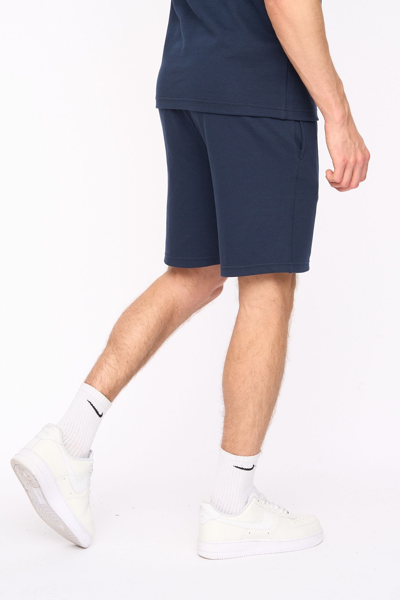 Duck and Cover Duck and Cover Men's Sherborn Comfortable Elasticated Waist Shorts in Navy - 2
