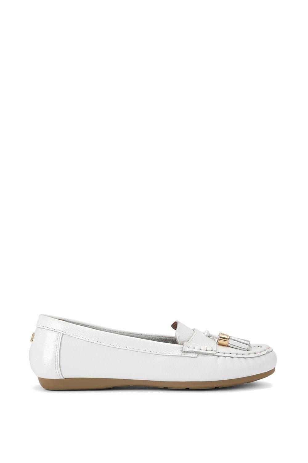 Carvela Carvela Women's 'Fiasco' Leather Flats in White
