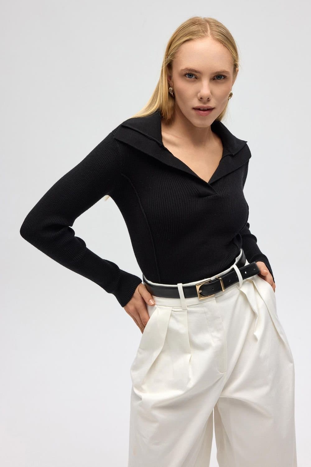 MAI STUDIOS CO. MAI STUDIOS CO. Black Ribbed Polo Collar Sweater