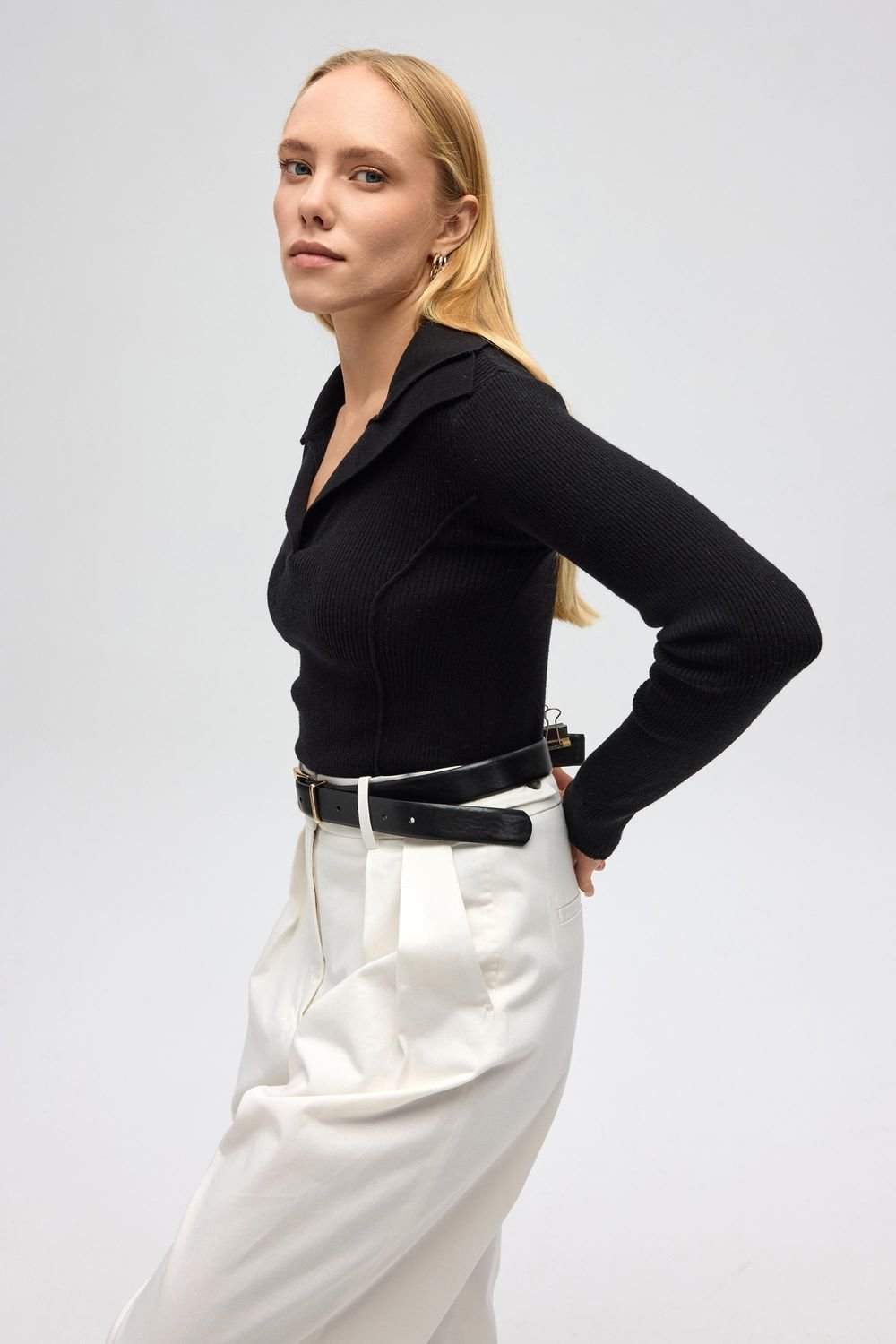 MAI STUDIOS CO. MAI STUDIOS CO. Women's Inari Polo Collar Sweater in Black - 3