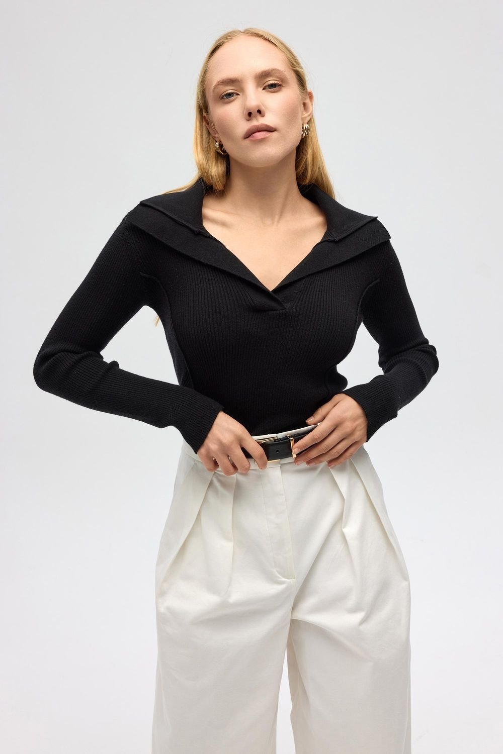 MAI STUDIOS CO. MAI STUDIOS CO. Women's Inari Polo Collar Sweater in Black - 4