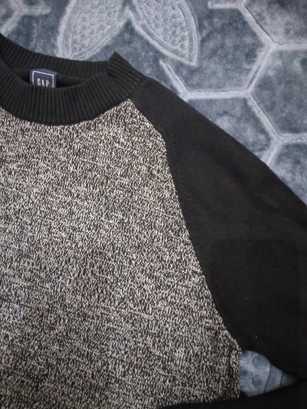 GAP Mens Gap size S p (39 ins chest) black grey knit round neck jumper