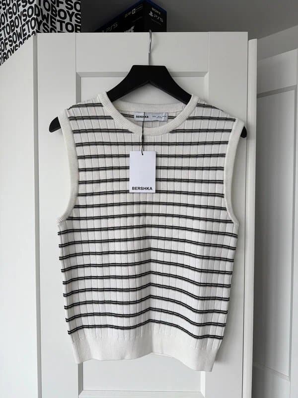 Bershka Bershka knitted stripe sweater vest