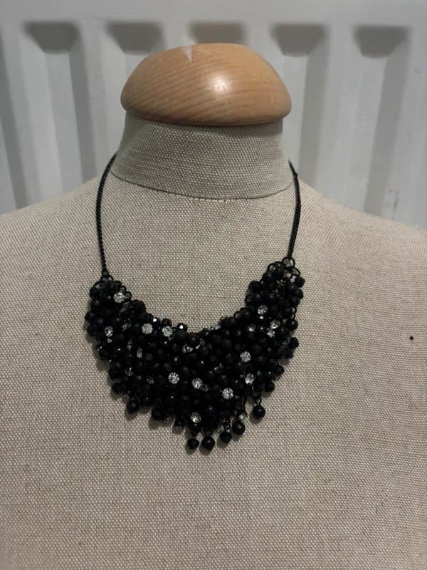 Accessorize Lovely beaded necklace