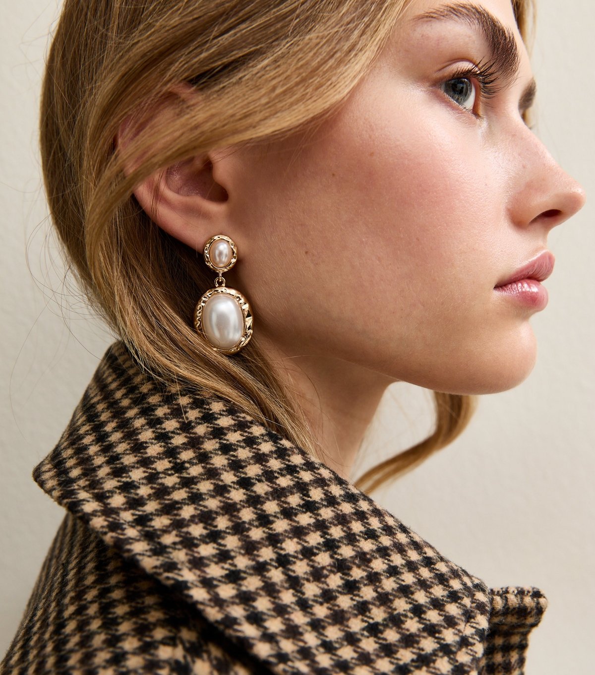 New Look Gold Tone Vintage Look Oval Faux Pearl Drop Earrings New Look - 1