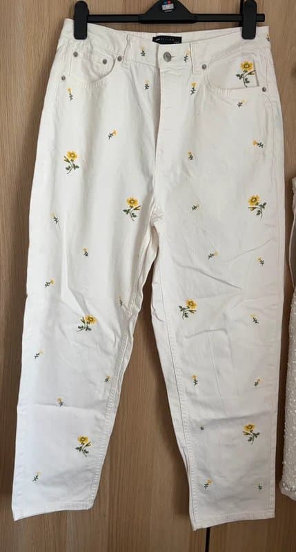 ASOS Design ASOS high waisted embellished mom jeans - size 12