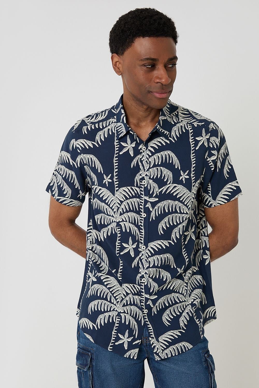 Threadbare Threadbare Men's Oversized Palm Print Short Sleeve Shirt in Navy