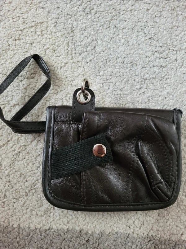 le sac noir Compact & Functional Wallet - Stylish Brown Design