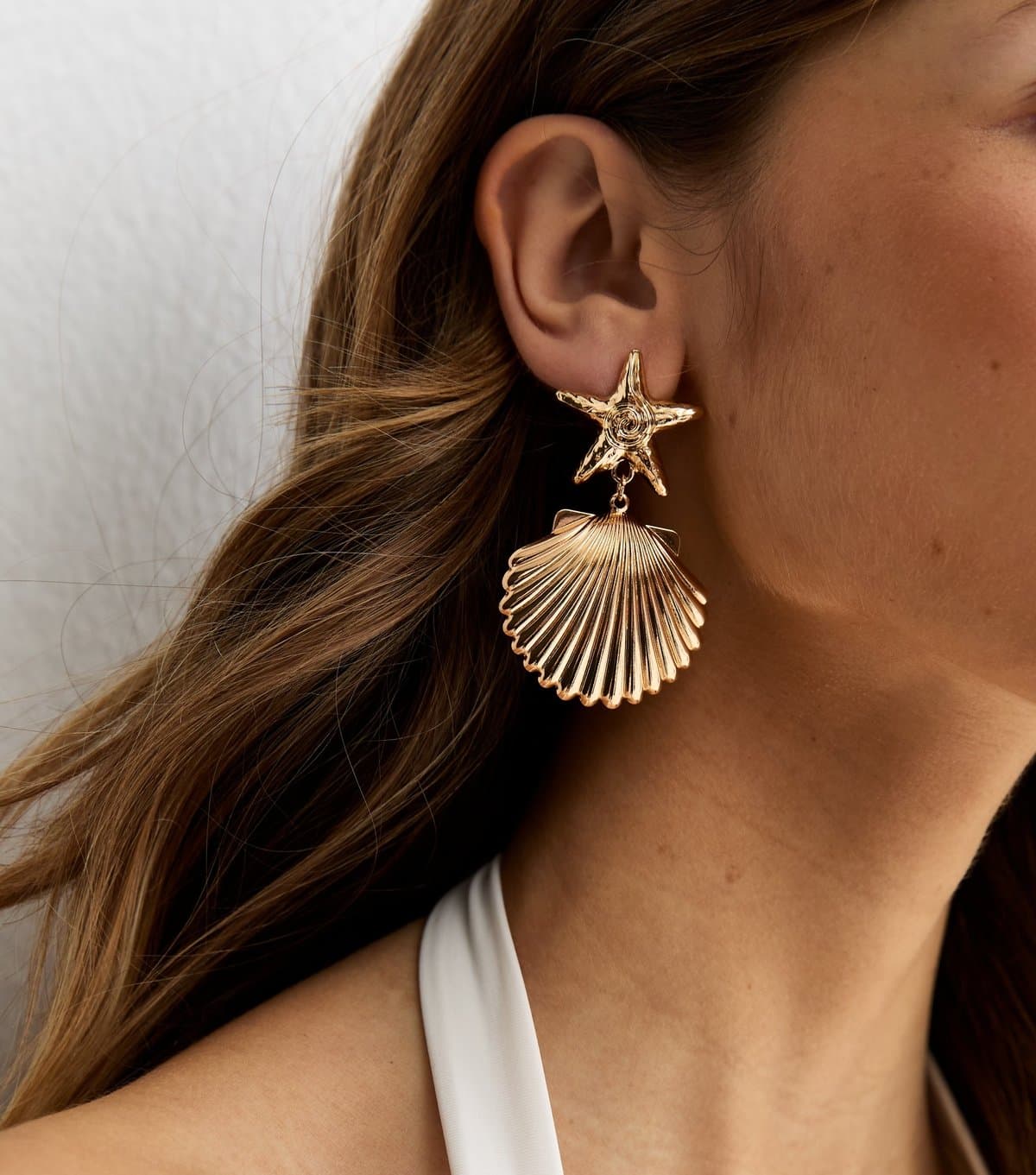 New Look Gold Tone Large Starfish and Shell Drop Earrings New Look