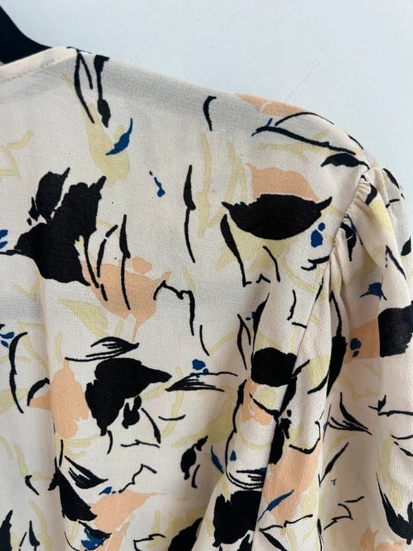 Selected Femme Selected femme Lori wrap blouse eu 40 uk size 14 pretty floral summer top M&S style