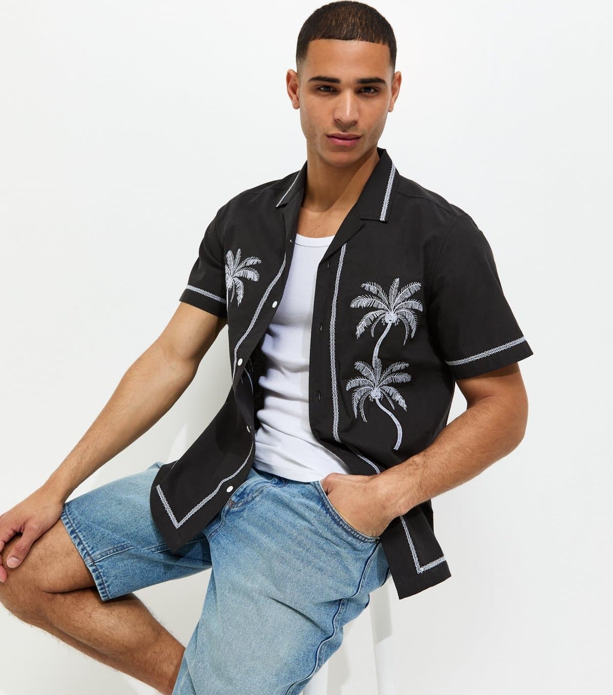 New Look Men's Black Regular Palm Embroidered Short Sleeve Shirt New Look
