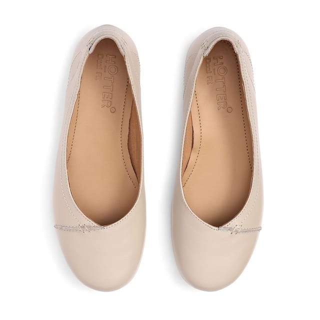Hotter Hotter Women's Wide Fit 'Robyn II' Ballet Pumps in Light Beige - 3