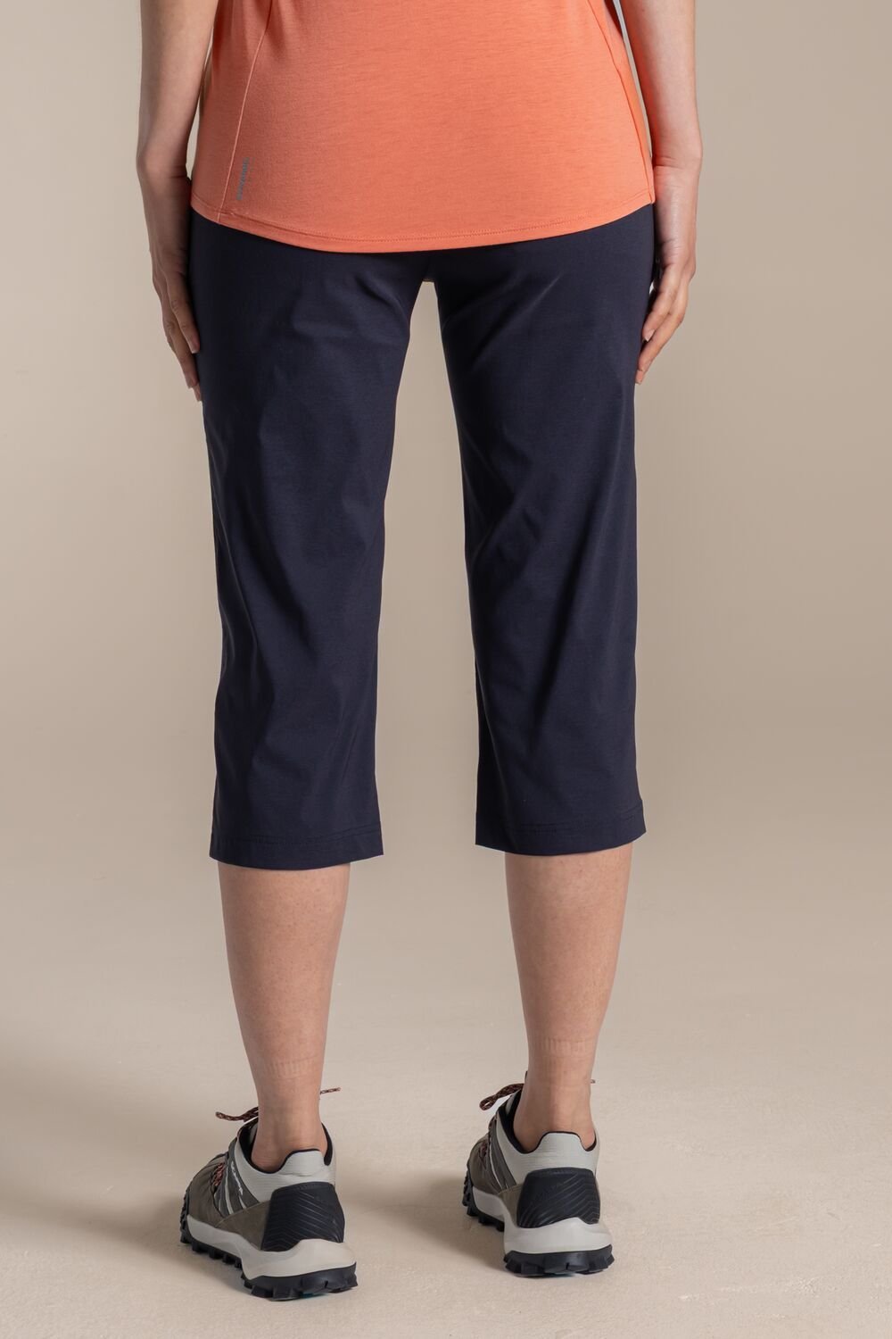 Craghoppers Craghoppers Women's Kiwi Pro III Cropped Water Repellent Anti-Insect Trousers in Dark Navy - 2