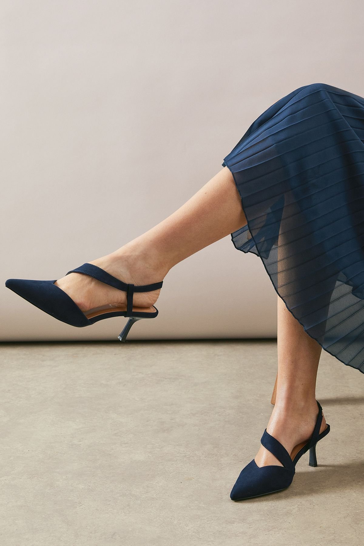 Wallis Wallis Women's Wide Fit Evelyn Asymmetric Slingback Kitten Heel Court Shoes in Navy - 2