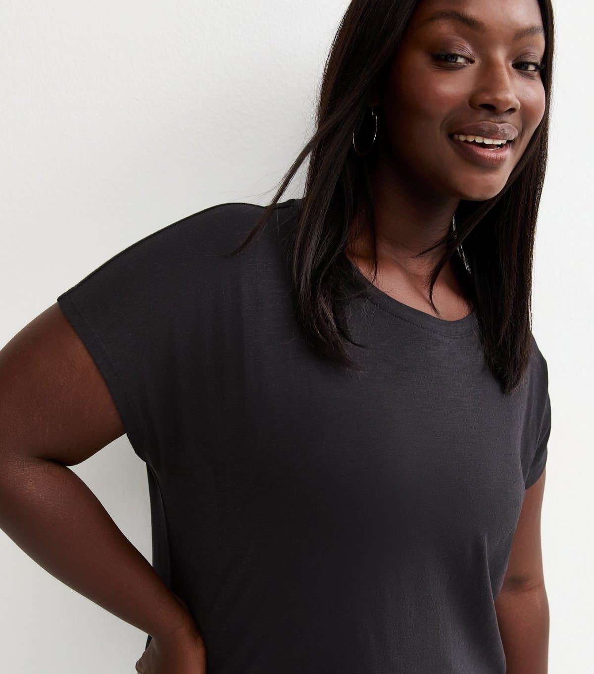 New Look Women's Plus Size Black Curved Hem T-Shirt Curves New Look