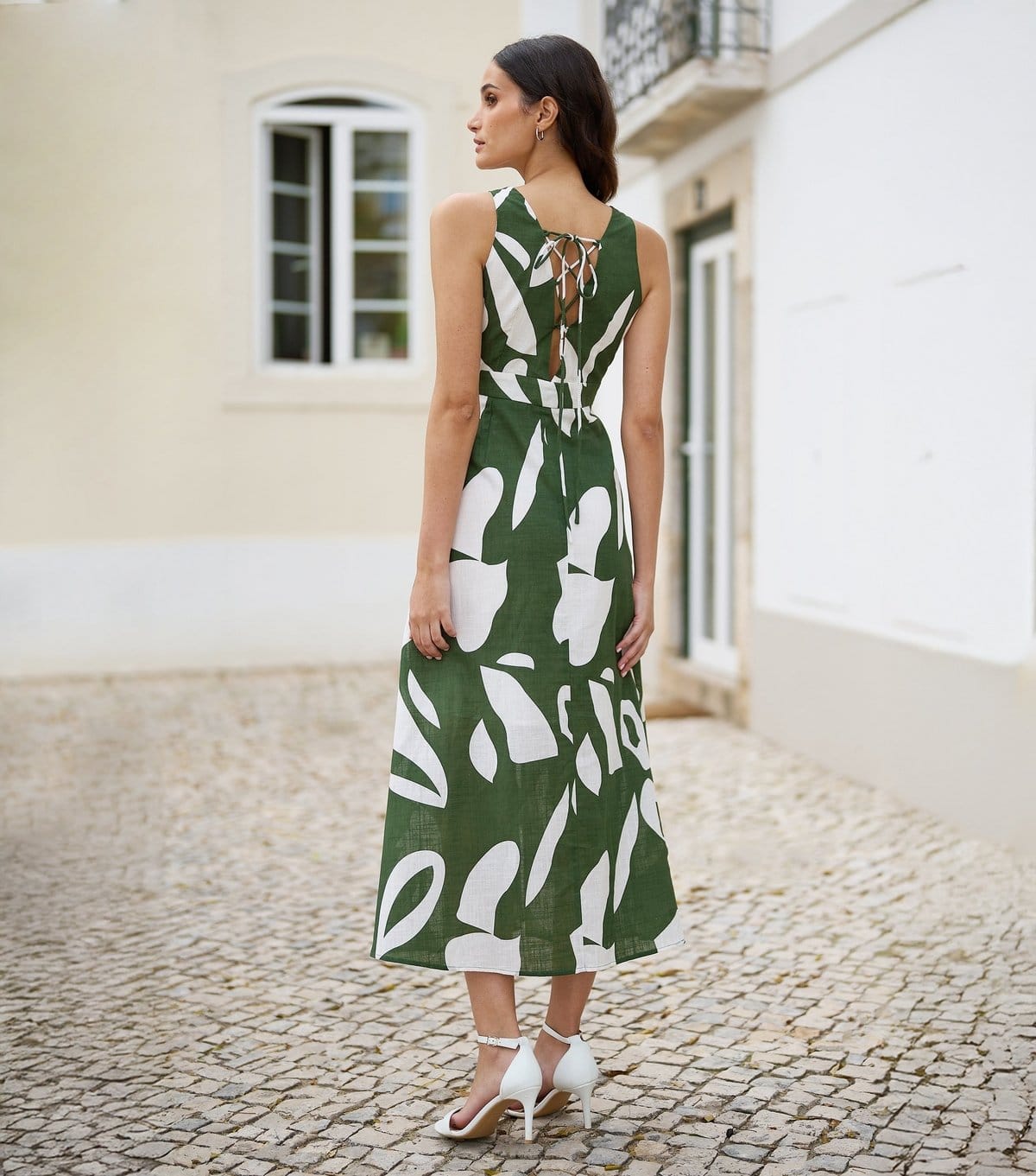 Yumi Women's Green Abstract Print Maxi Dress Yumi New Look - 4