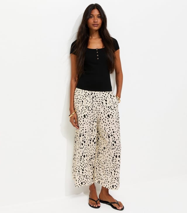 New Look Women's White Spot Print Cropped Wide Leg Trousers New Look - 2