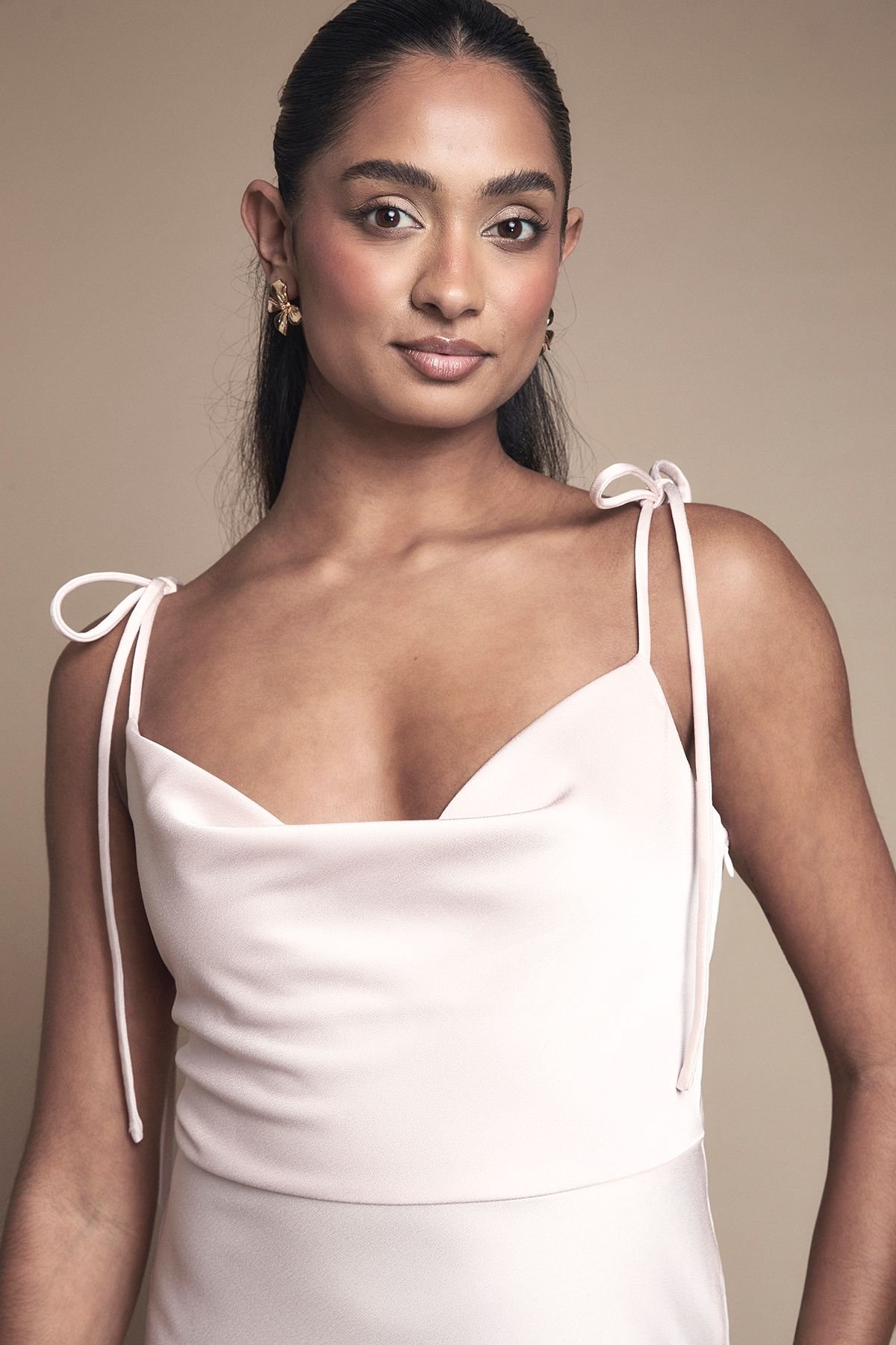 Oasis Oasis Women's Spaghetti Strap Cowl Front Bridesmaid Midi Dress in Blush - 4