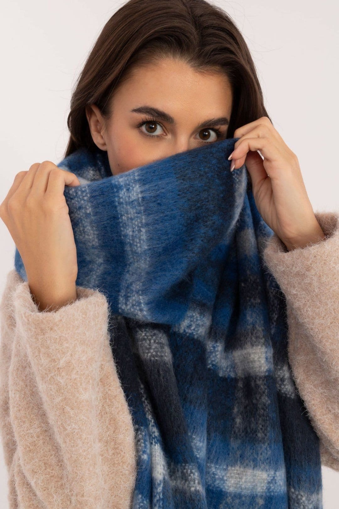 Love Lace Love Lace Women's Elegant Check Pattern Polyester Scarf with Tassels Warm in Blue - 4