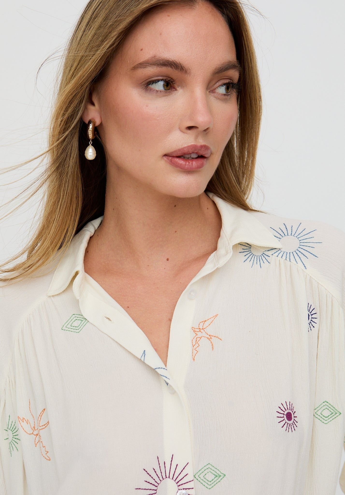 Lily and Lionel Lily and Lionel Women's Swallow Crinkle Embroidered Shirt In Cream in Ecru - 3