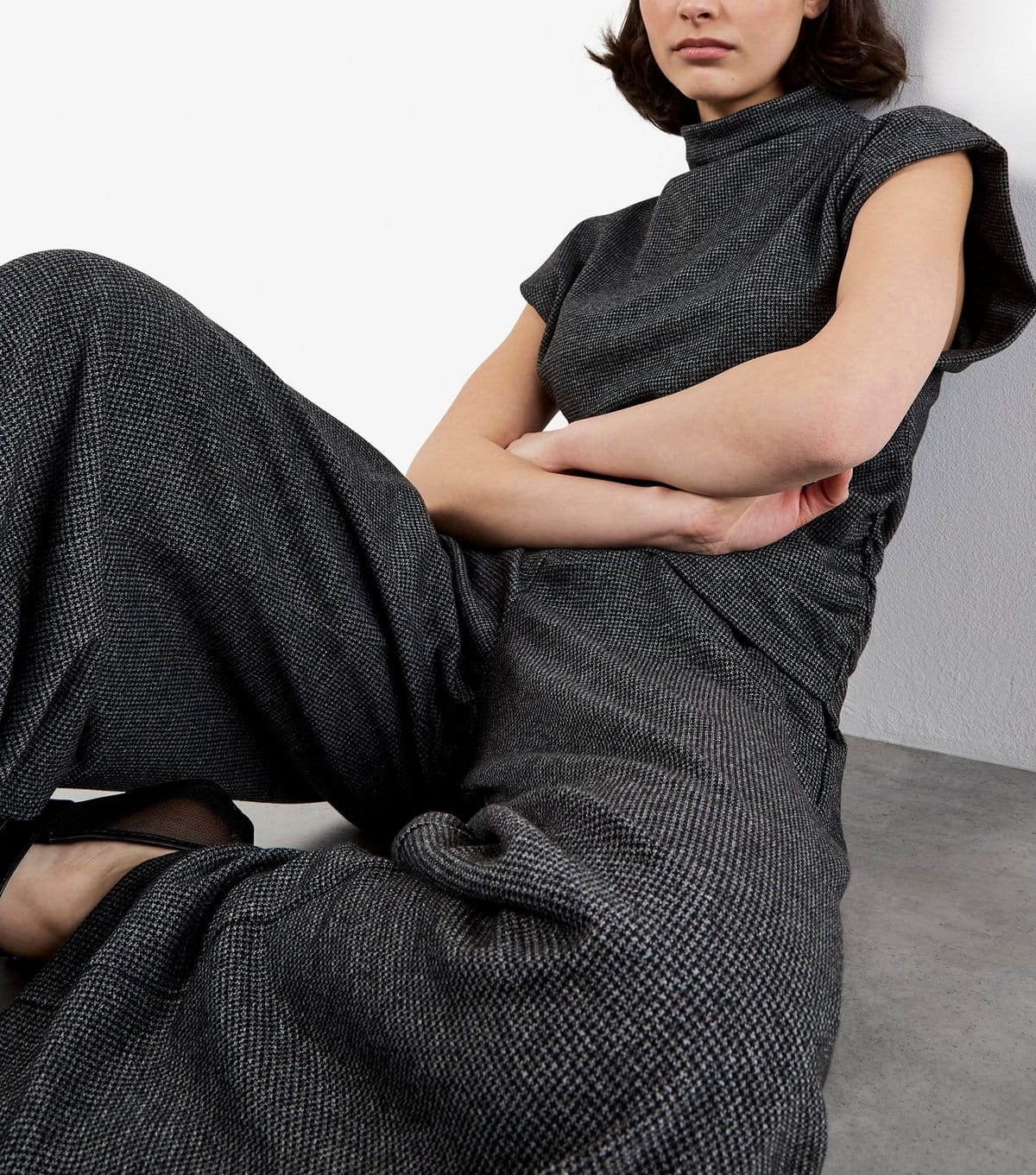 Apricot Women's Dark Grey Dogtooth Wide Leg Trousers Apricot New Look - 4