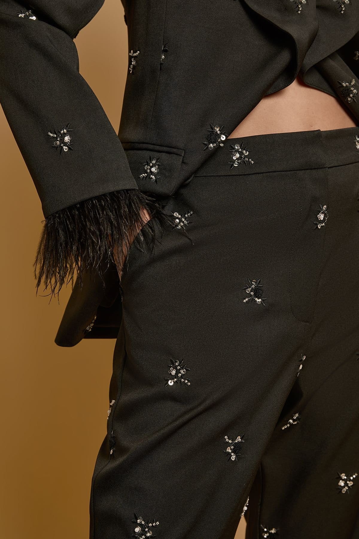 Oasis Oasis Women's Feather Cuff Jewelled Blazer in Black - 4