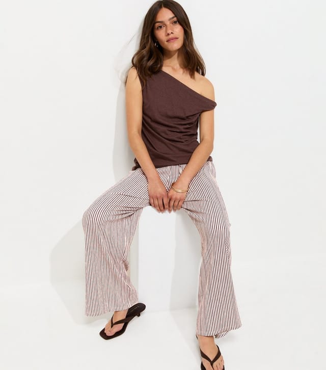 New Look Women's Petite Red Crinkle Texture Striped Wide Leg Trousers New Look - 3