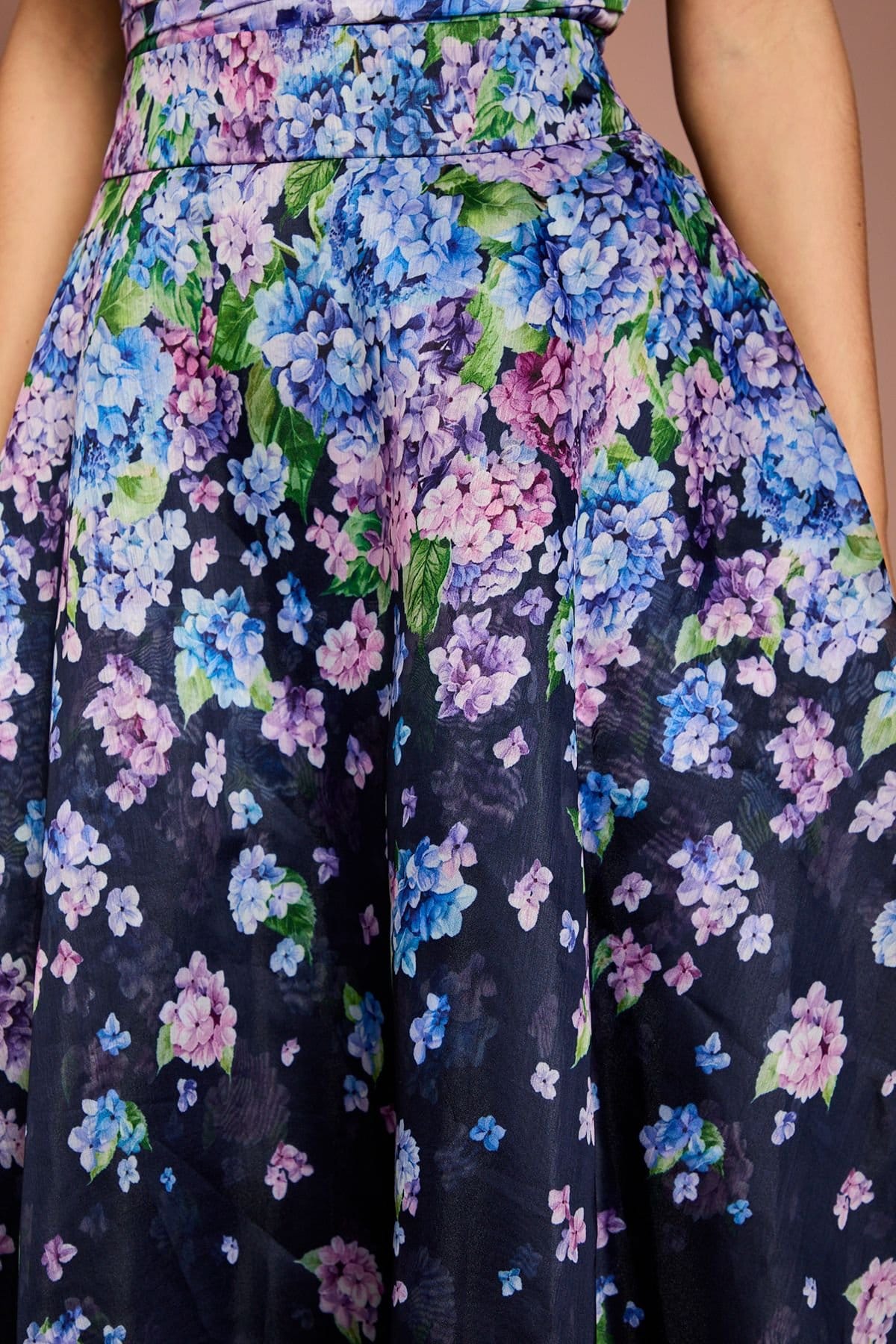 Coast Coast Women's Organza Floral Midi Skirt in Navy - 4