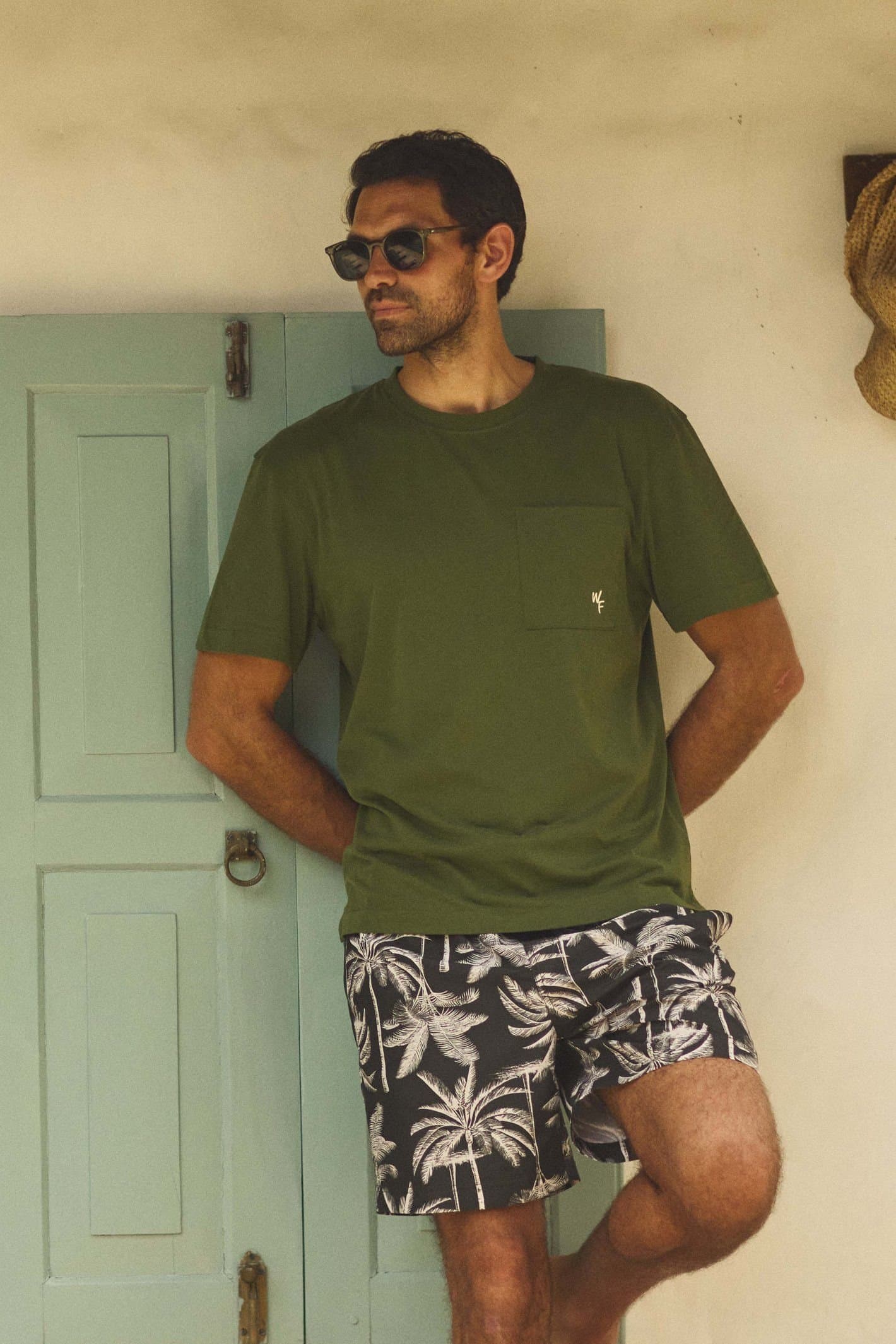 Weird Fish Weird Fish Men's Keaton Super Soft Pocket T-Shirt in Olive