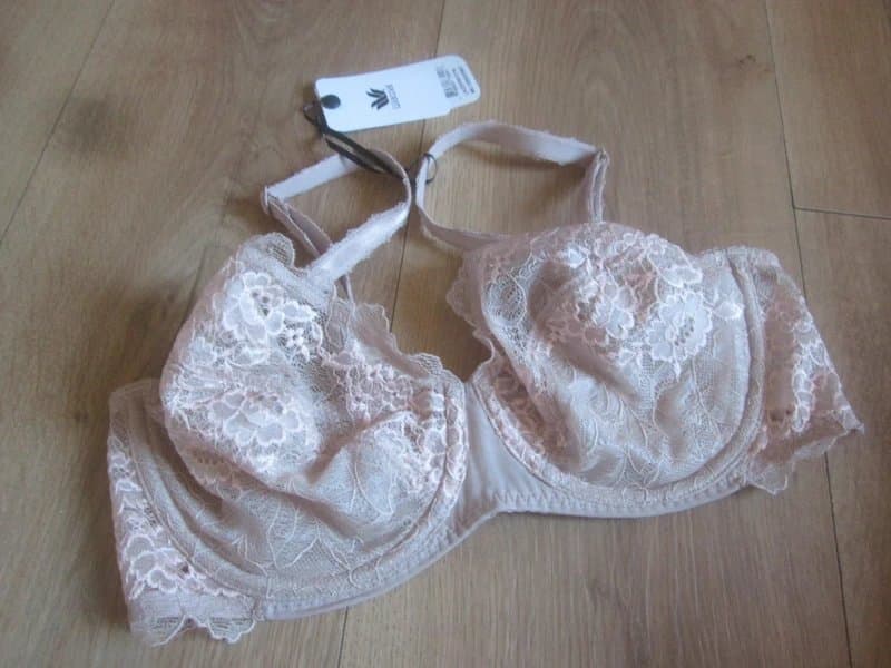 Wacoal Wacoal size 32D lace underwired no padding Bra brand new with tags