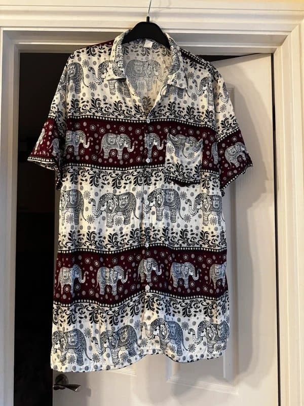 Vintage Dressing Vintage Y2K Festival & Summer Elephant Print Short Sleeve Button-Up Shirt White & Burgundy UK 2XL