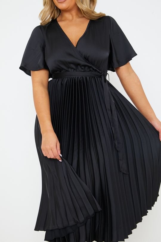 In The Style In The Style Women's Pleated Wrap Midi Dress in Black - 2