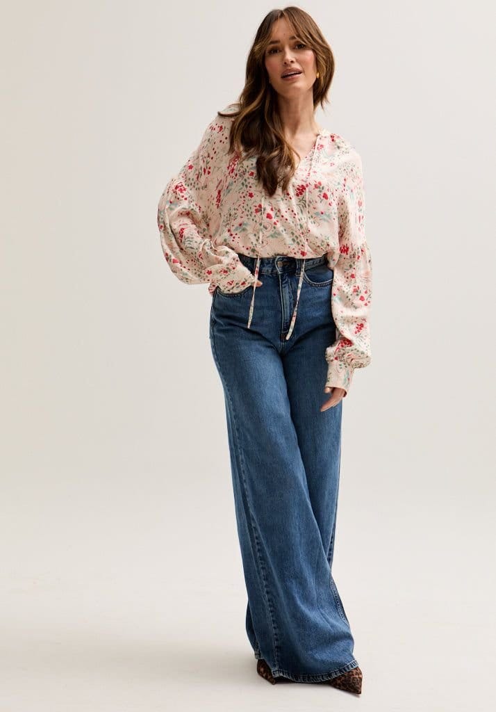 Lily and Lionel Lily and Lionel Women's Rosetti Billowy Sleeves Wishing Well Print Blouse In Multi - 4