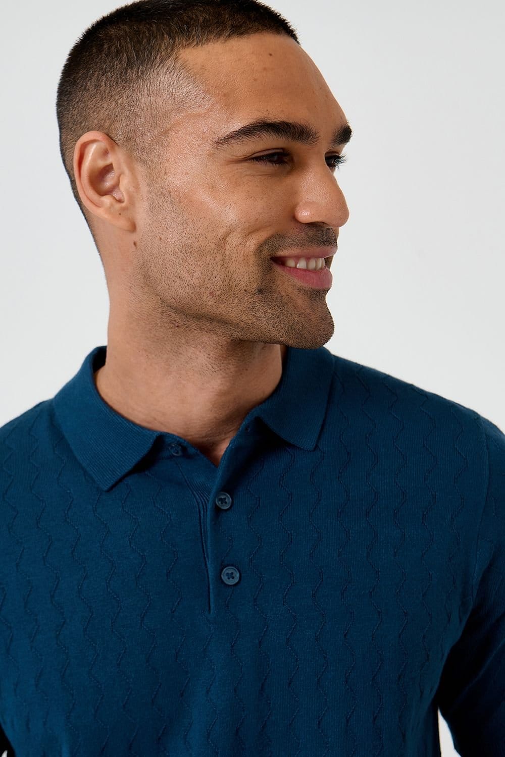 Threadbare Threadbare Men's Zig Zag Stitch Knitted Polo in Blue - 4