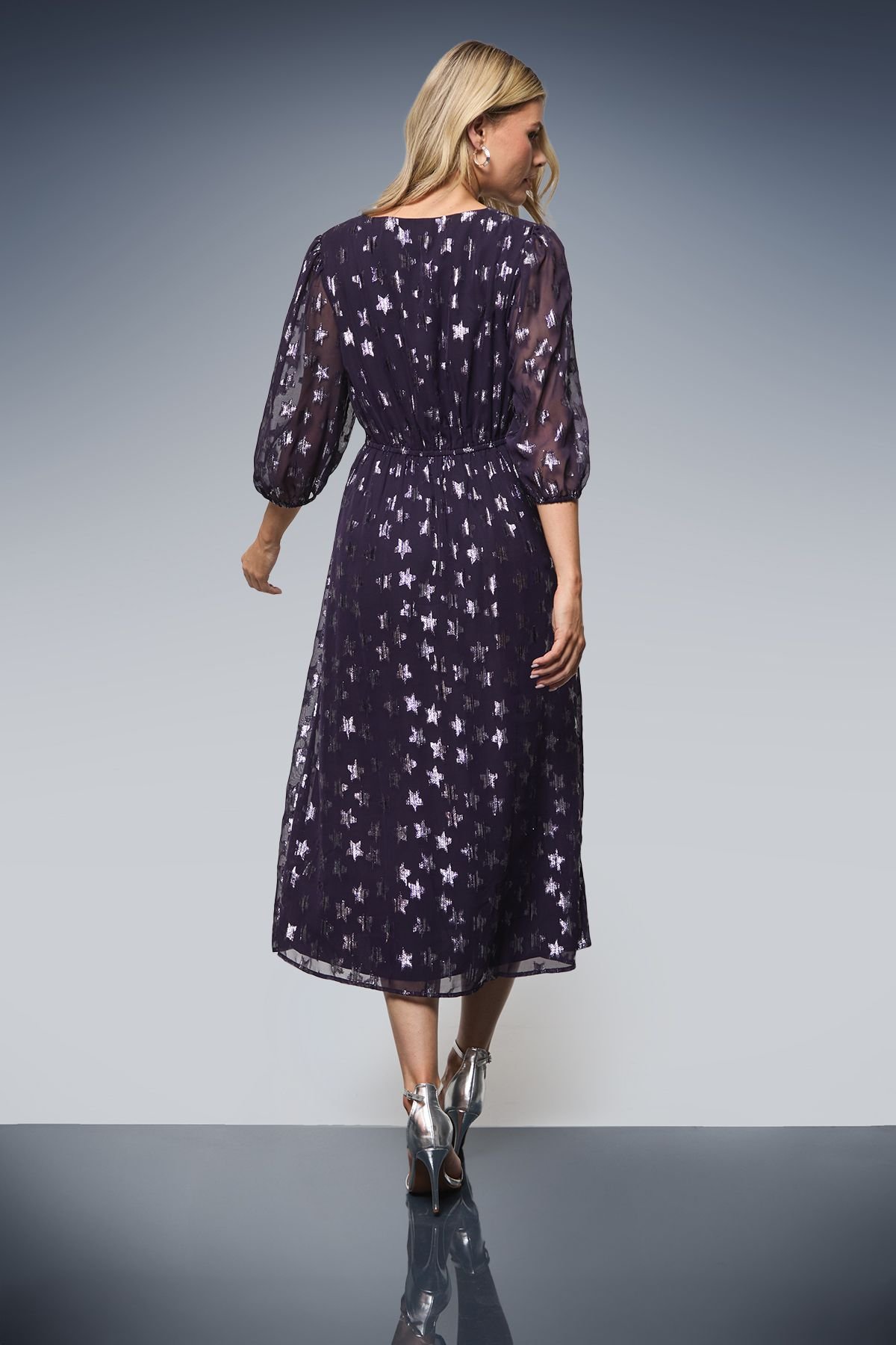 Dorothy Perkins Dorothy Perkins Women's DP Luxe Star Jacquard V Neck Blouson Sleeve Midi Dress in Purple - 3