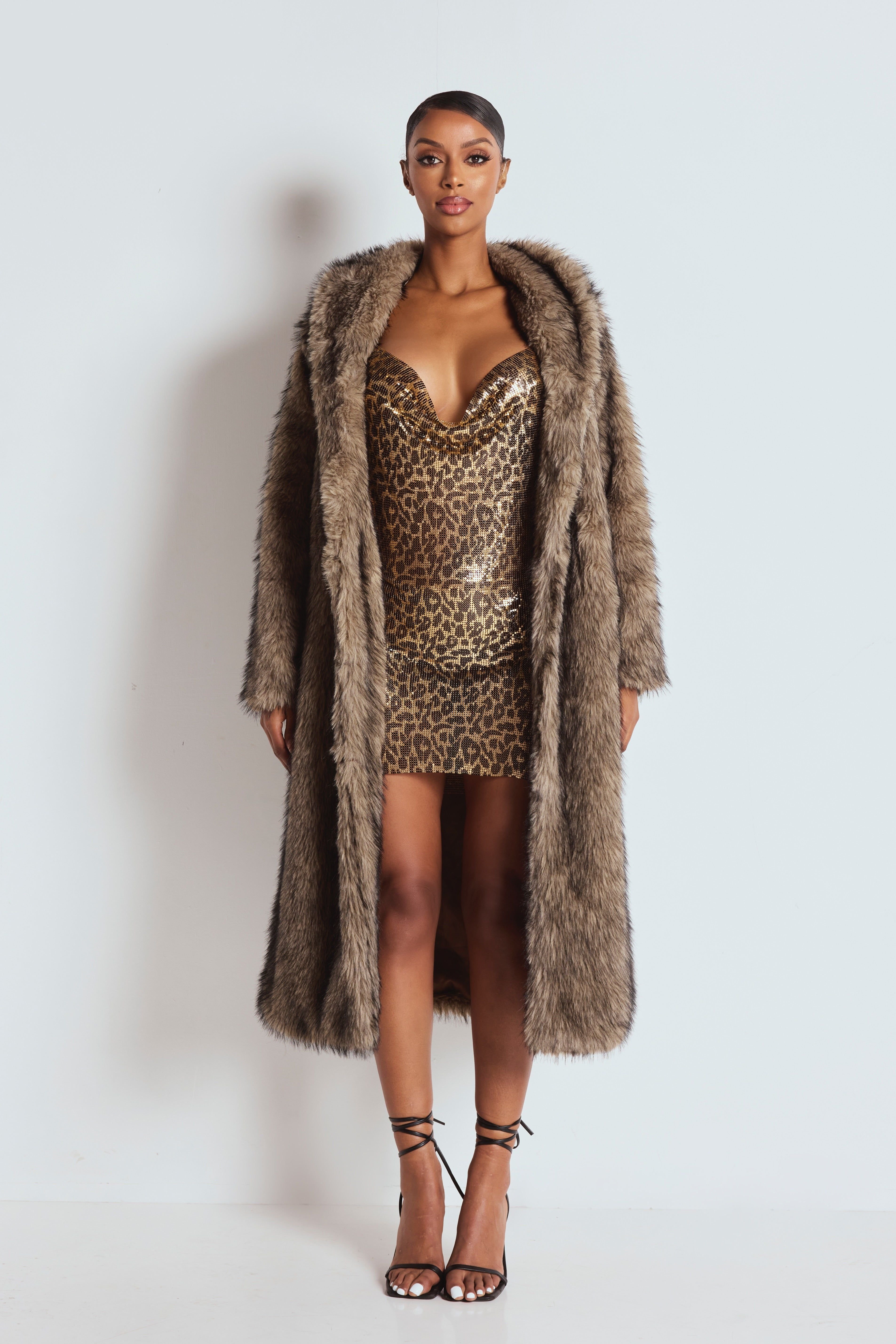 LEMONLUNAR LEMONLUNAR Women's The Fur Coat in Beige - 2