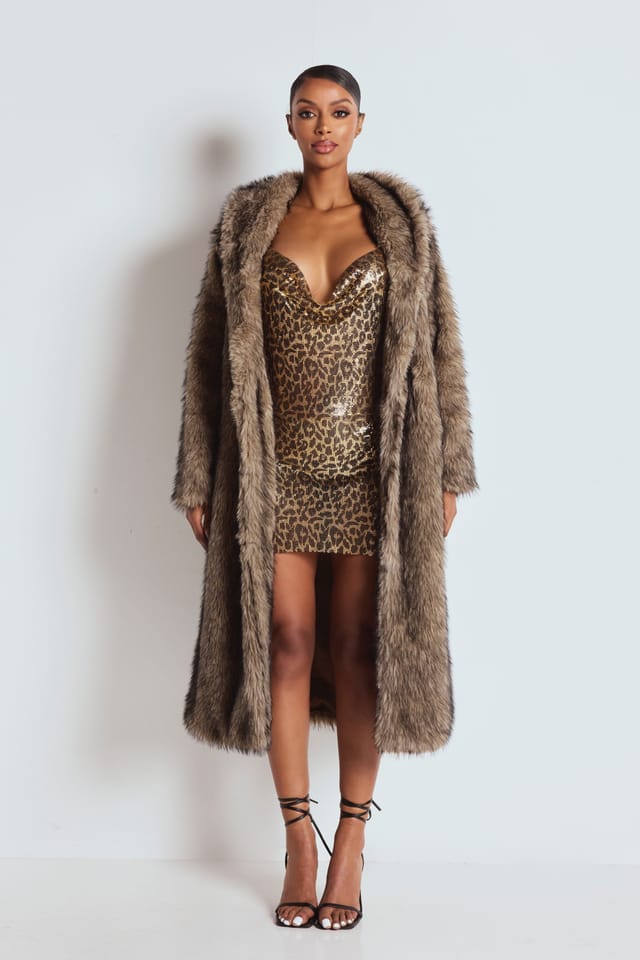 LEMONLUNAR LEMONLUNAR Women's The Fur Coat in Beige - 2