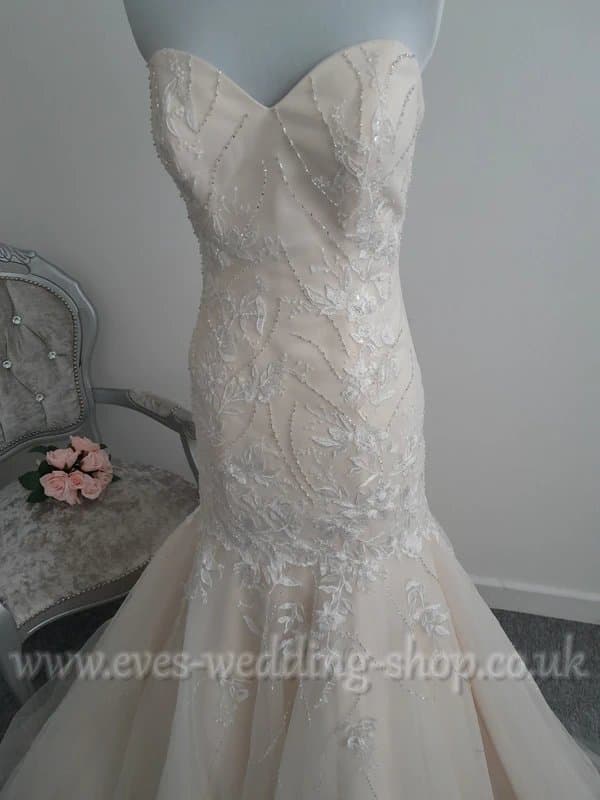 Romantica Romantica ivory/light gold wedding dress UK 12